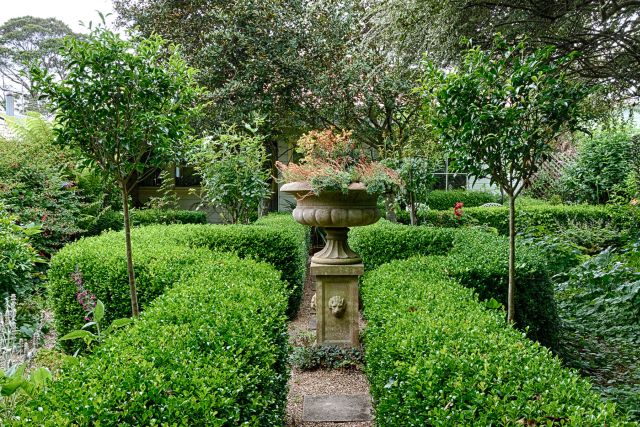 Secret Garden Cottage | 12 Mort St, Katoomba NSW 2780, Australia | Phone: 0418 105 543