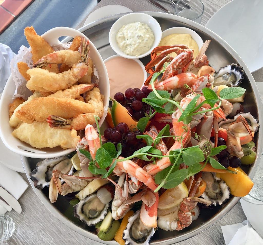 The Point Restaurant | restaurant | Soldiers Point Marina, 1 Sunset Blvd, Soldiers Point NSW 2317, Australia | 0249847111 OR +61 2 4984 7111