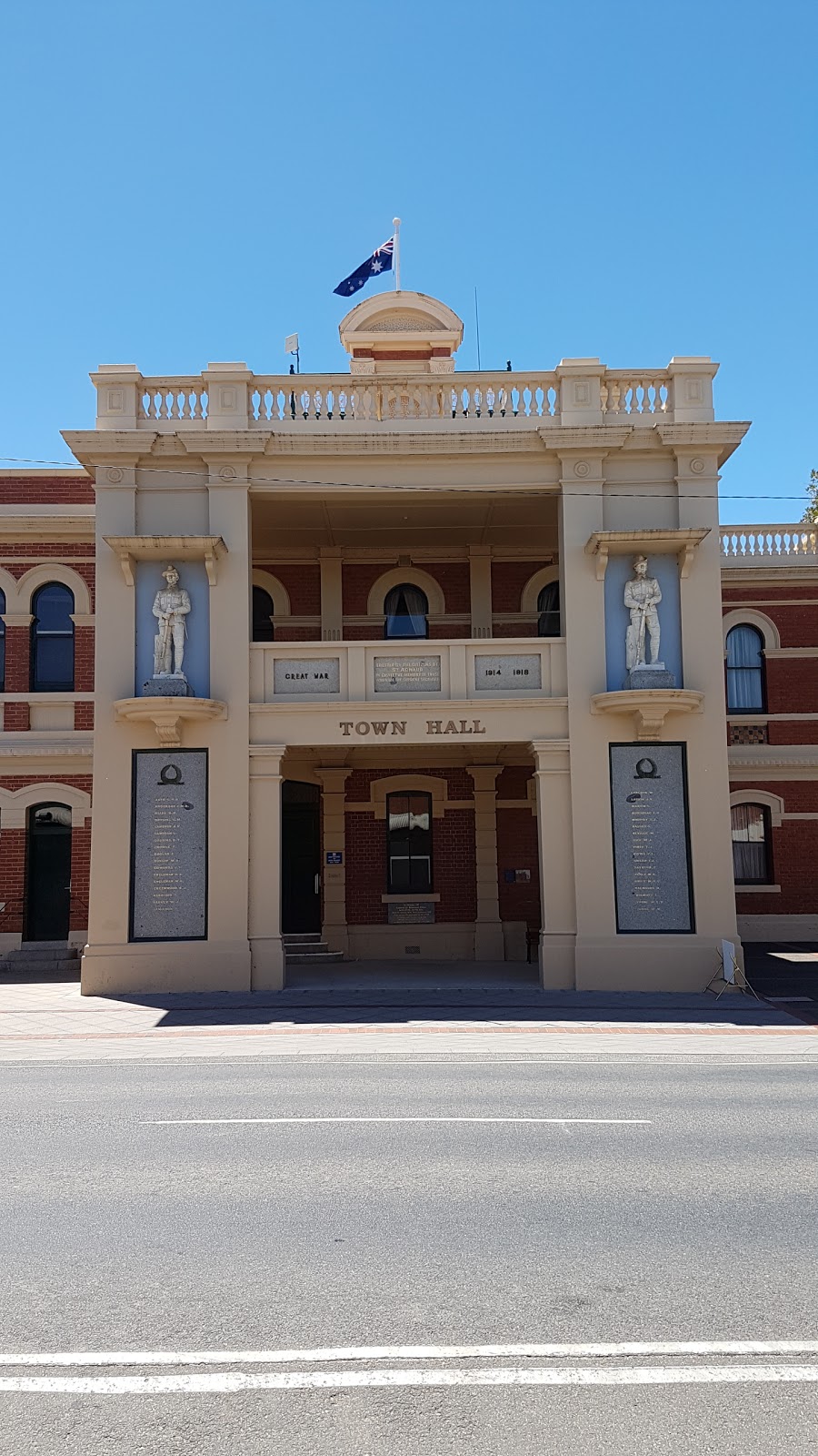 St Arnaud Town Hall and Offices | 40 Napier St, St Arnaud VIC 3478, Australia | Phone: (03) 5358 8700