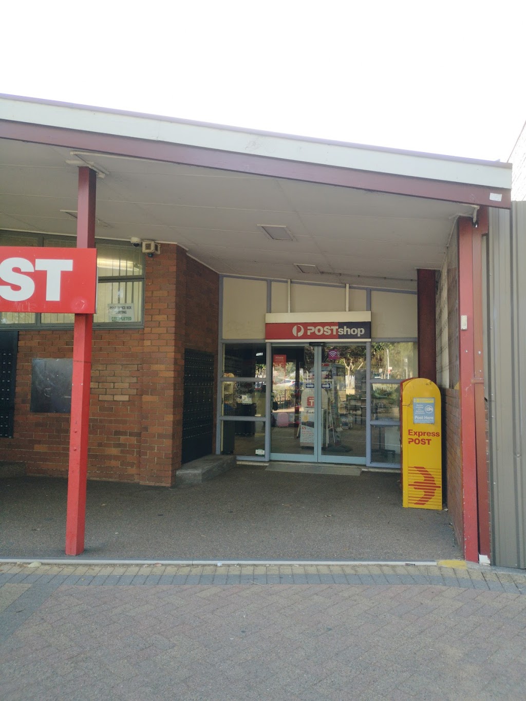 Australia Post - Narrabeen Post Shop | post office | 1360 Pittwater Rd, Narrabeen NSW 2101, Australia | 131318 OR +61 131318