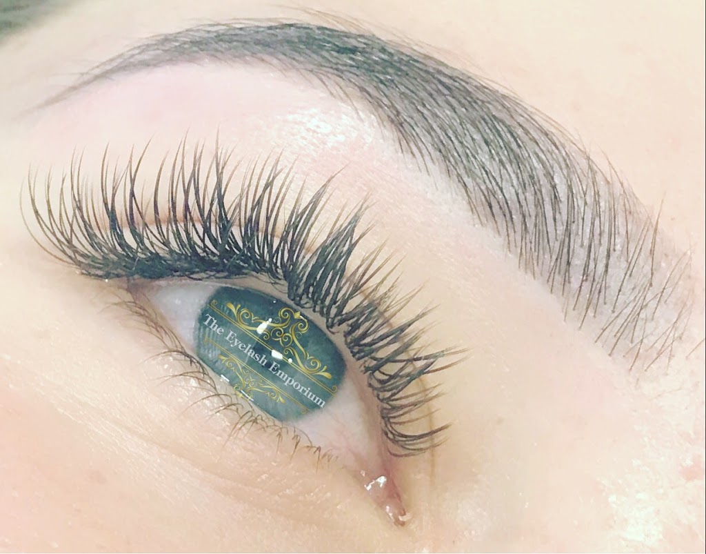 The Eyelash Emporium | 3 Eurimbula Cl, Waterford QLD 4133, Australia | Phone: 0407 630 990