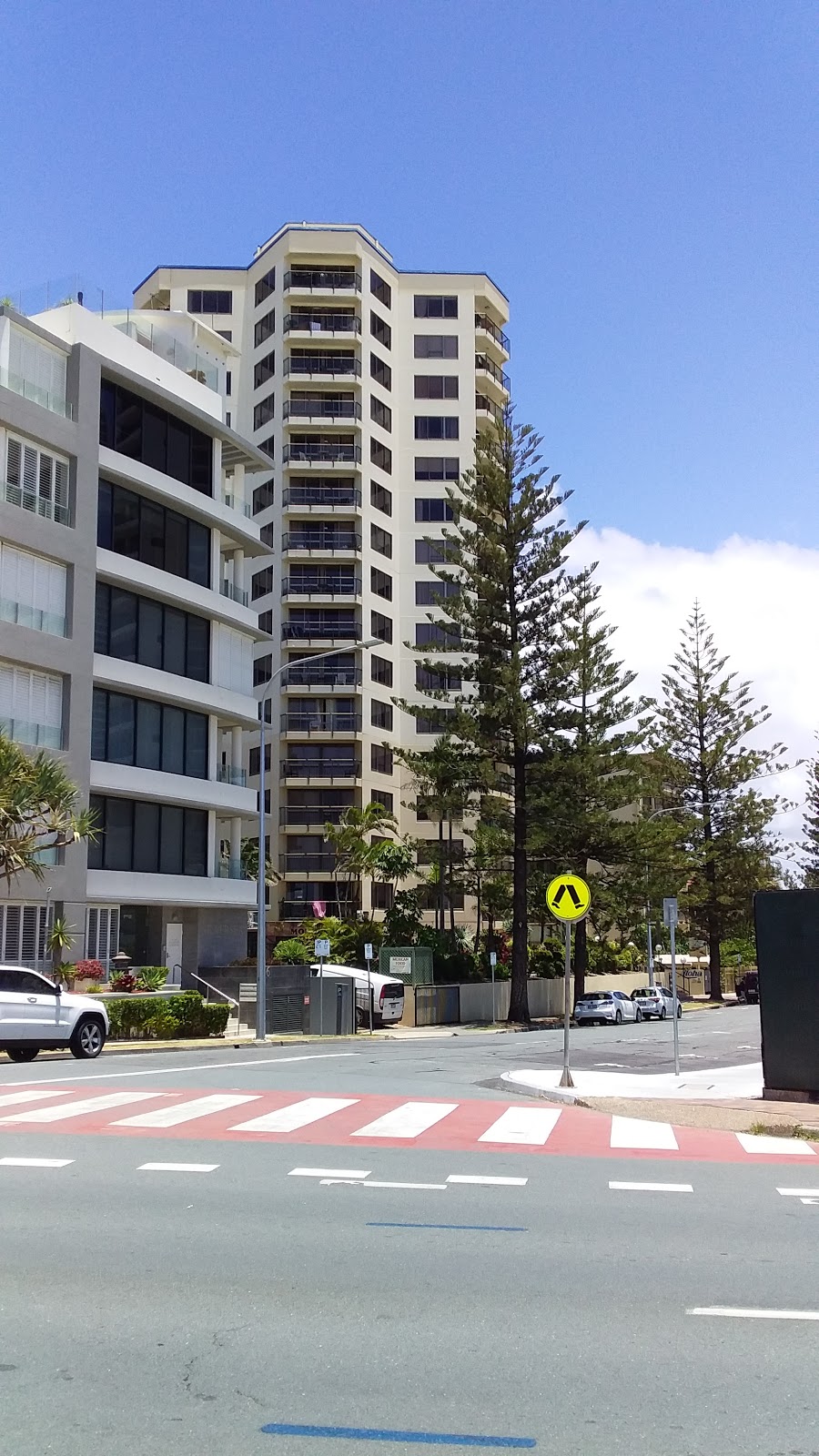 Erikas Holiday Apartments | lodging | 8 Trickett St, Surfers Paradise QLD 4217, Australia | 0432077721 OR +61 432 077 721