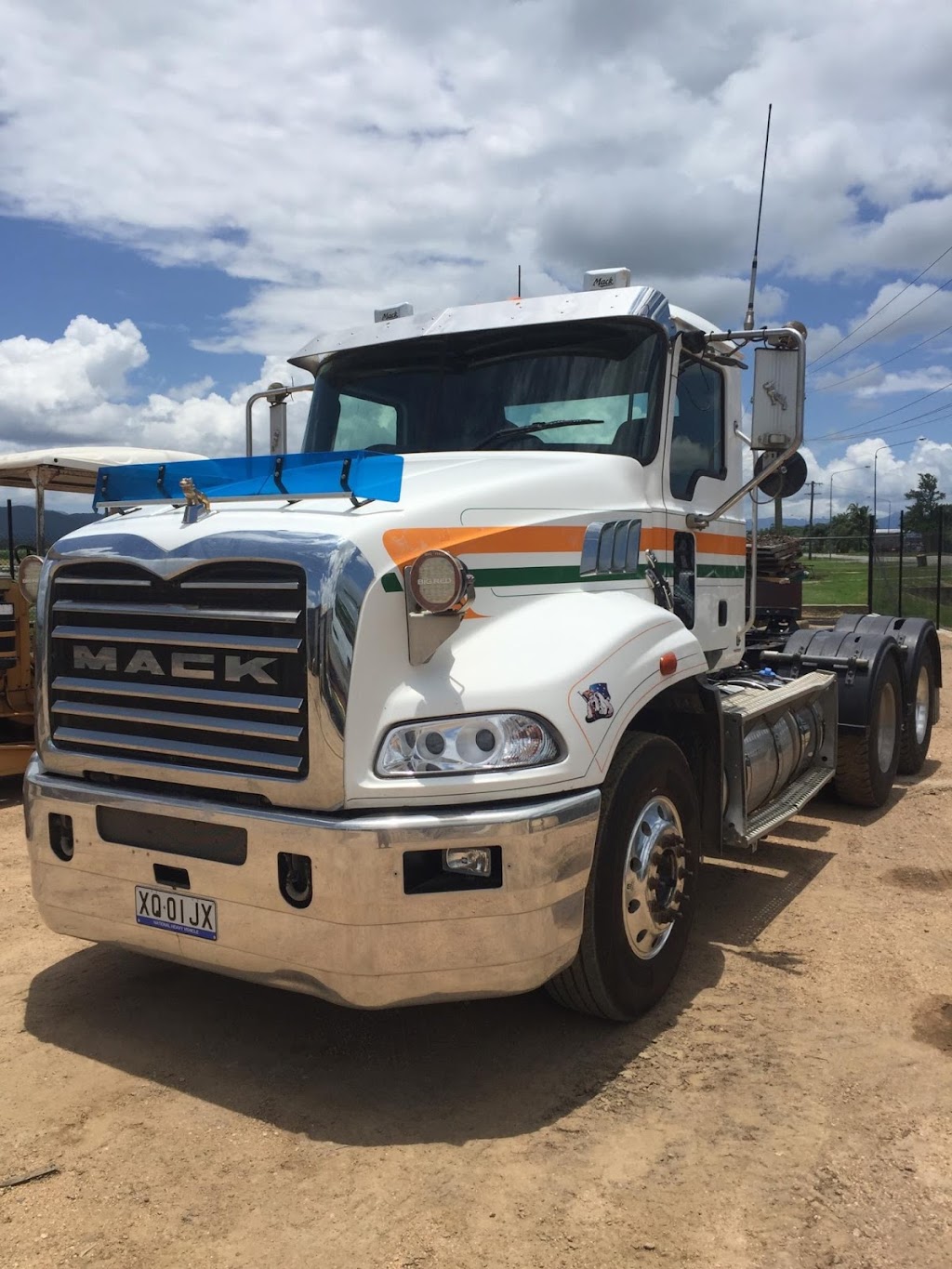 QS Transport | 21 Halifax Rd, Ingham QLD 4850, Australia | Phone: (07) 4776 2236