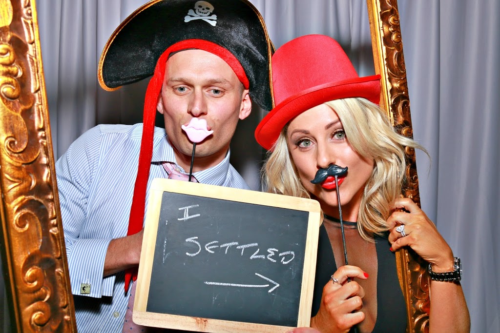 Snaptured Photo Booth | Willow Vale QLD 4209, Australia | Phone: 0413 449 448