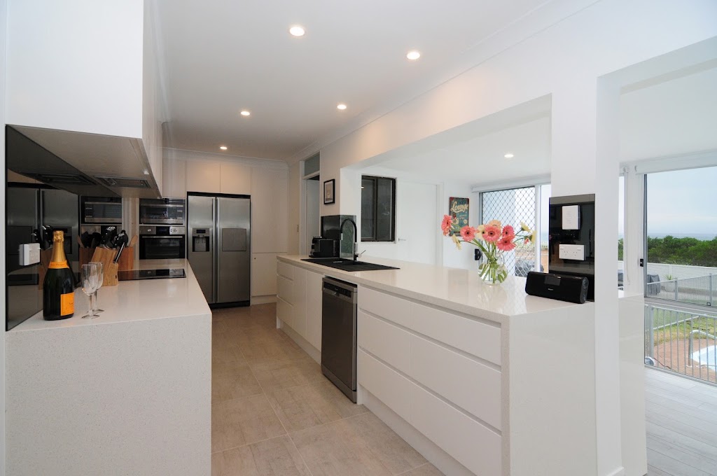 Bella Blu Beach House Vincentia | 126 Elizabeth Dr, Vincentia NSW 2540, Australia | Phone: (203) 803-8322