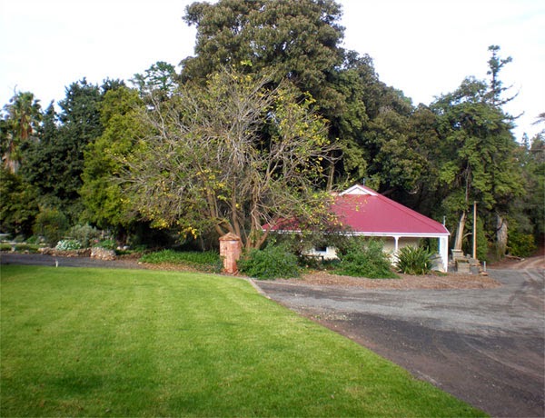 Clare Valley Bed & Breakfast - Browns House | Boconnoc Park, Boconnoc Park Rd, Clare SA 5453, Australia | Phone: (08) 8842 3051