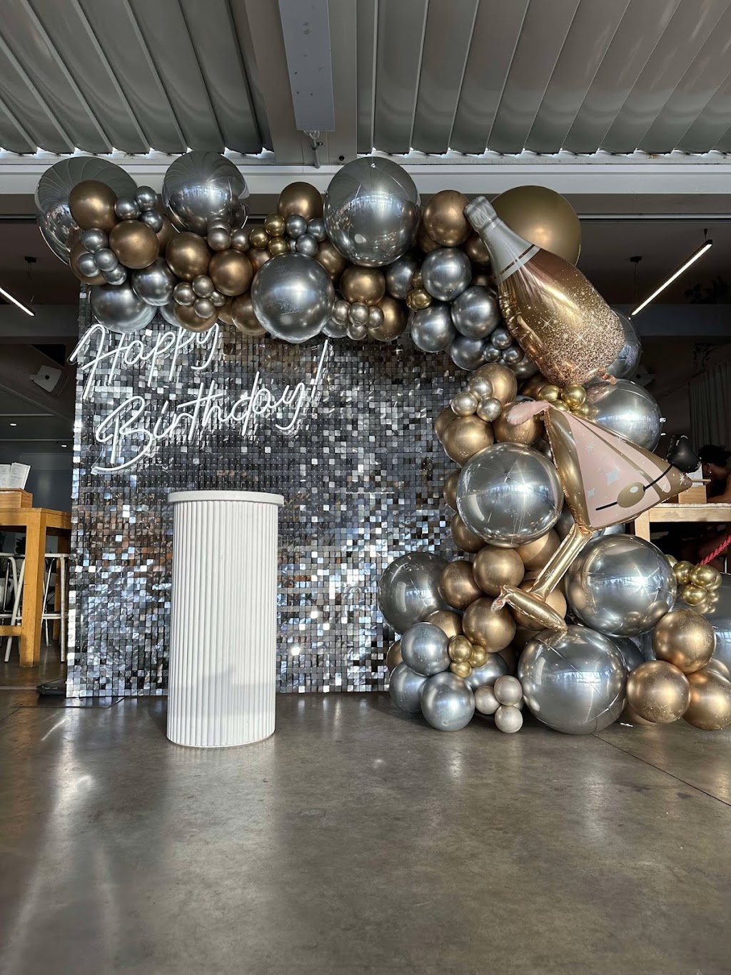 BalloonVIP | 140 Eagleby Rd, Eagleby QLD 4207, Australia | Phone: 0481 163 274