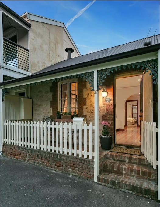 Grumpys Cottage | lodging | 10 Jerningham St, North Adelaide SA 5006, Australia | 0433132821 OR +61 433 132 821
