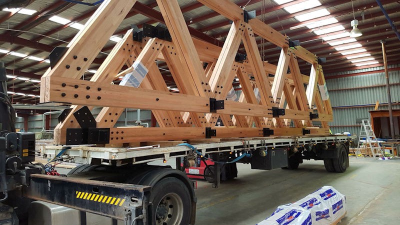 Bradley Crane Trucks | 19 Pearcedale Rd, Pearcedale VIC 3912, Australia | Phone: 0418 392 084