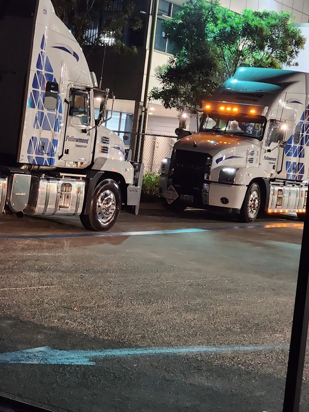 Followmont Transport | 45 Taylor Pl, Eagle Farm QLD 4009, Australia | Phone: (07) 3608 4900