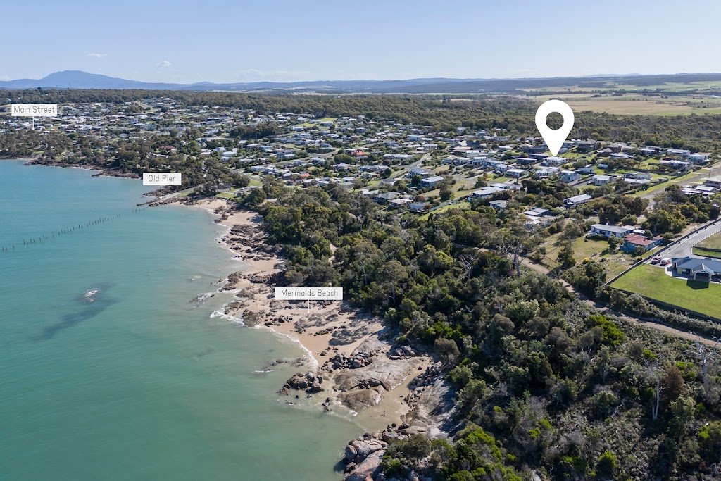 The Cottage on Westwood (Airbnb) | 123 Westwood St, Bridport TAS 7262, Australia | Phone: 0438 604 469