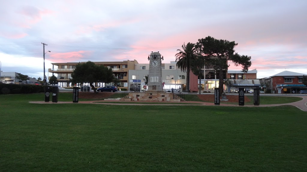 Taree War Memorial | park | Taree NSW 2430, Australia | 0265394000 OR +61 2 6539 4000