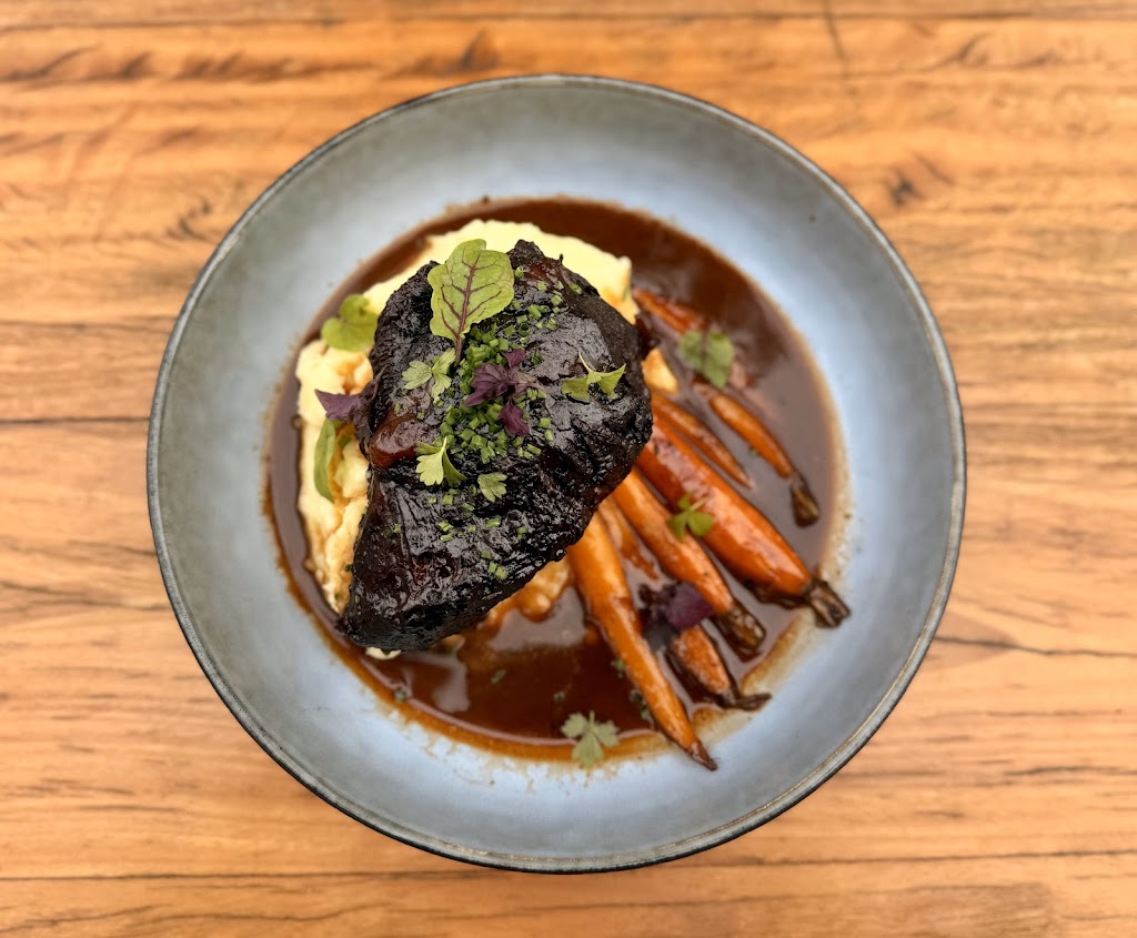Lexies Crows Nest | 128 Mitchell St, Stockton NSW 2295, Australia | Phone: (02) 4928 4226