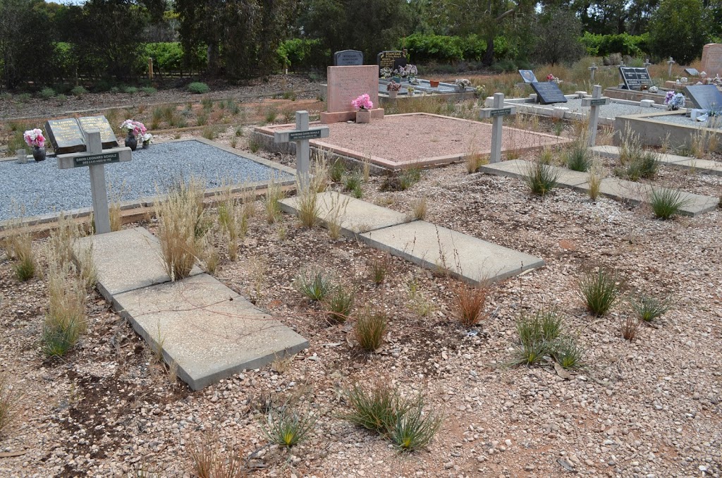 Lutheran pioneer monument and cemetery | 66 Paisley Rd, Paisley SA 5357, Australia