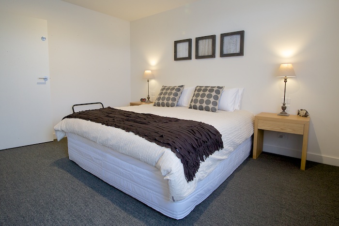 At The Bay - Dove - Holiday Rental | 58 Jetty Rd, Coles Bay TAS 7215, Australia | Phone: 0410 457 443