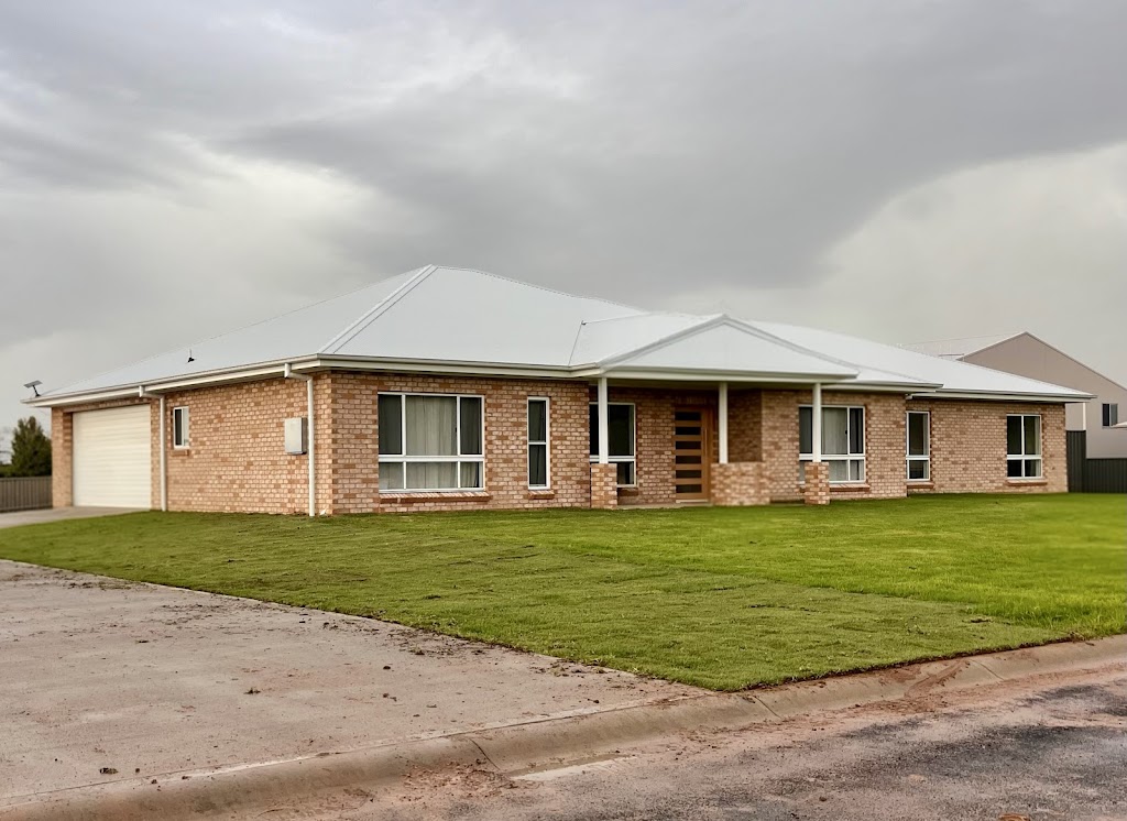 Country Mile Homes | 9 Nancy Bird Walton Dr, Narromine NSW 2821, Australia | Phone: 0457 164 612