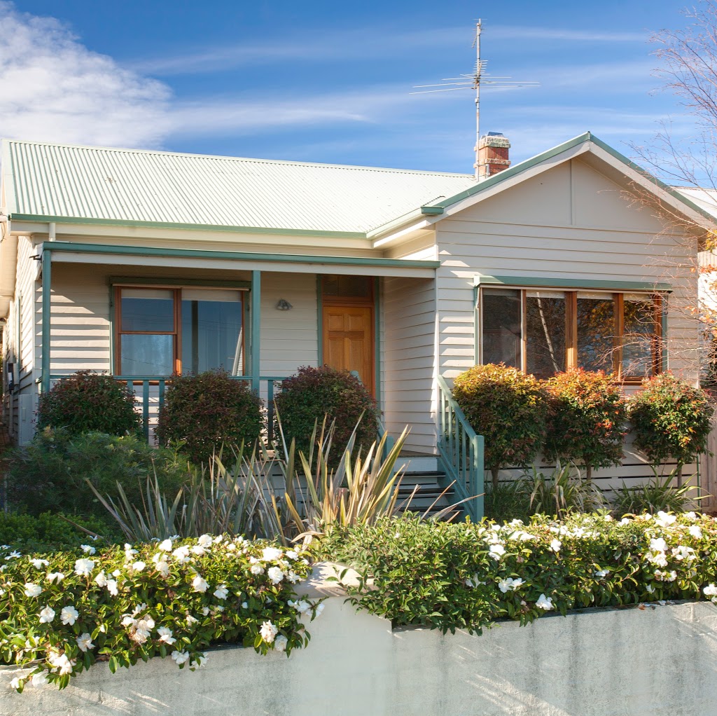 Coras Cottage | 12 Church St, Warragul VIC 3820, Australia | Phone: 0422 520 878