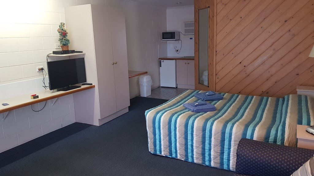 Cunningham Shore Motel | lodging | 639 Esplanade, Lakes Entrance VIC 3909, Australia | 0351552960 OR +61 3 5155 2960