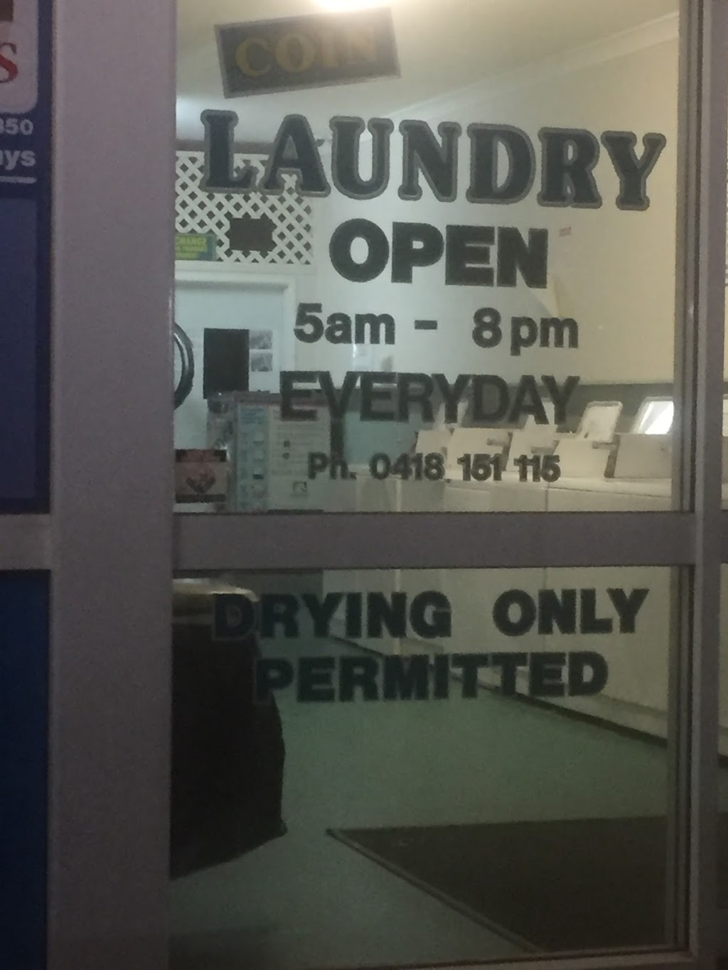 Uni Plaza Laundromat | laundry | 15 Uni Plaza Ct, Kearneys Spring QLD 4350, Australia