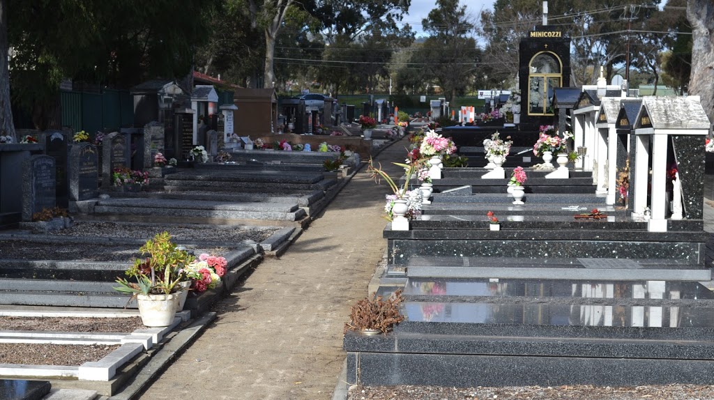Athelstone Independent Cemetery | cemetery | 3 Schulze Ct, Athelstone SA 5076, Australia