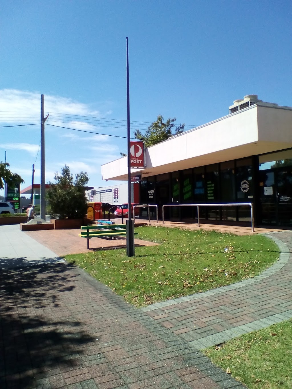 Australia Post - Moe Post Shop | post office | 24-30 Kirk St, Moe VIC 3825, Australia | 131318 OR +61 131318