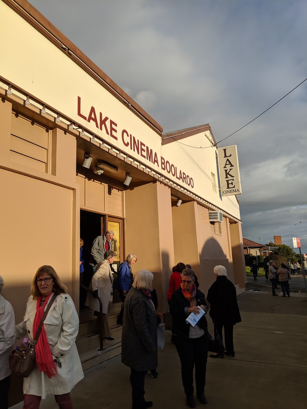 Lake Cinema | movie theater | 62 Main Rd, Boolaroo NSW 2284, Australia | 0249585810 OR +61 2 4958 5810