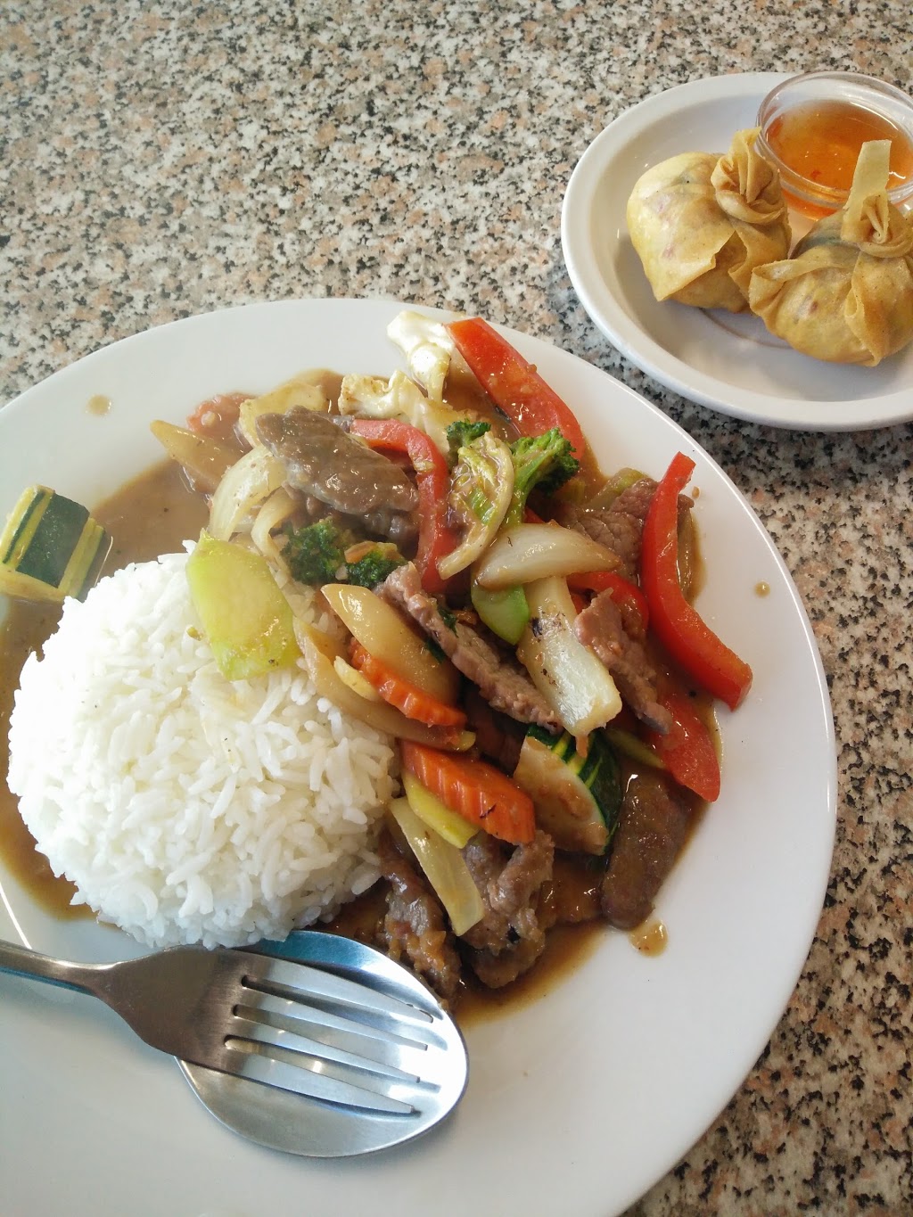 Bua Thong | meal takeaway | 201A Brown St, Armidale NSW 2350, Australia | 0267725049 OR +61 2 6772 5049