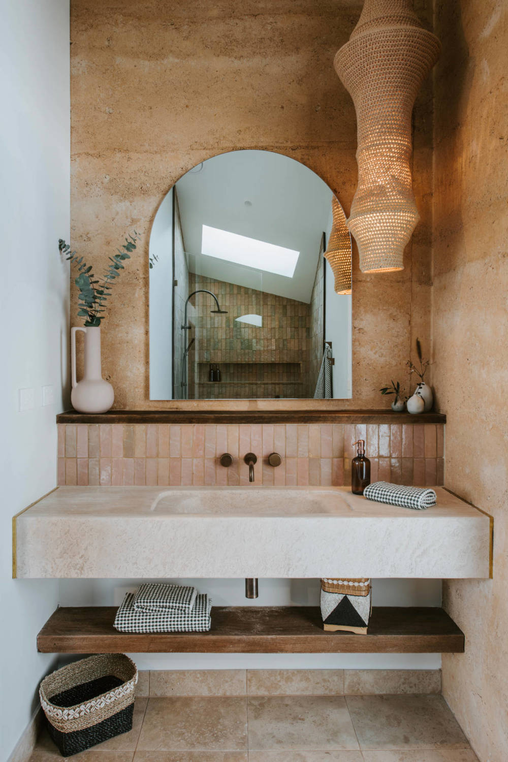 Kavillo Studios | 99 Mount Pleasant Ln, Buckaroo NSW 2850, Australia | Phone: 0492 914 750