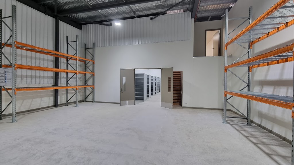 LIFT & STOR | 720 Greenwattle St, Harristown QLD 4350, Australia | Phone: 1800 304 844
