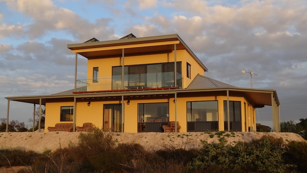Harbor Point Cabins | lodging | 125 Harbour Point Rd, Venus Bay SA 5607, Australia | 0427831321 OR +61 427 831 321