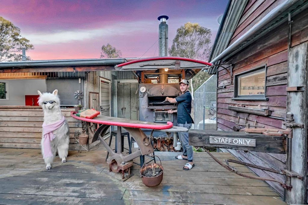 Long Neck Farm Cafe - Pizza, Alpacas & Ostriches | 2006 Inverramsay Rd, Goomburra QLD 4362, Australia | Phone: (07) 4588 8854