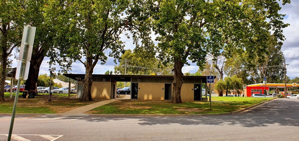 Apex Park Public Toilets |  | Clements St, Wangaratta VIC 3677, Australia | 0357220888 OR +61 3 5722 0888