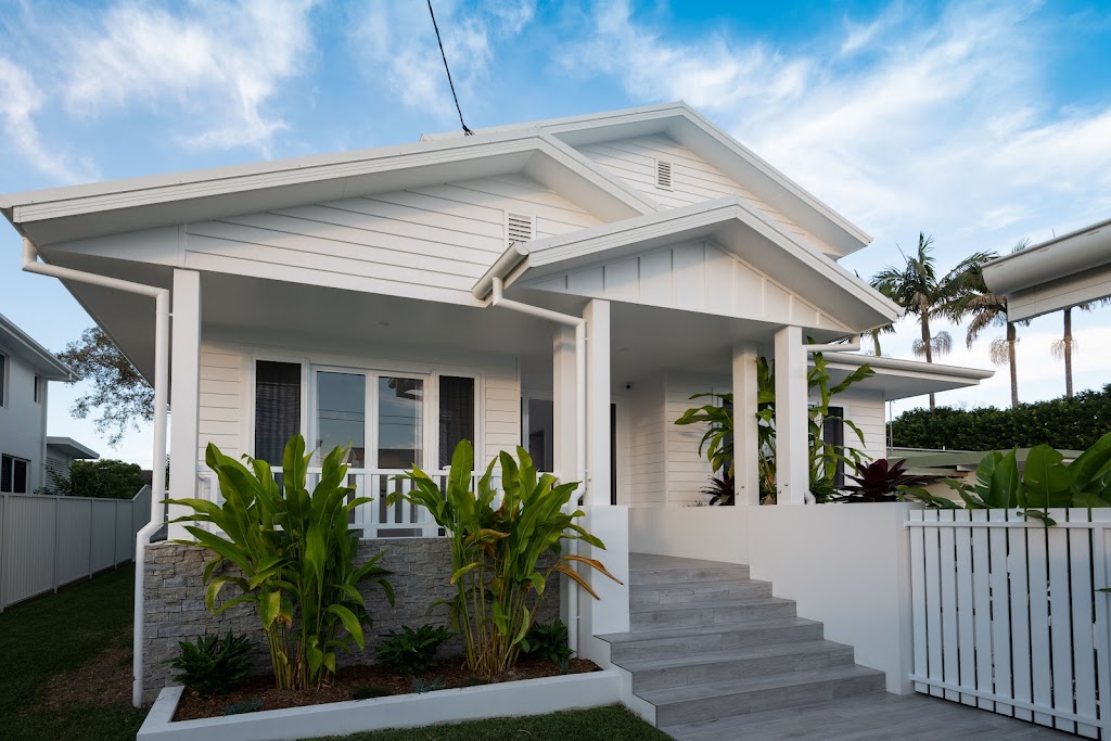 Coastwide Painting & Decorating | 44 Kendall Cres, Bonny Hills NSW 2445, Australia | Phone: 0423 936 341