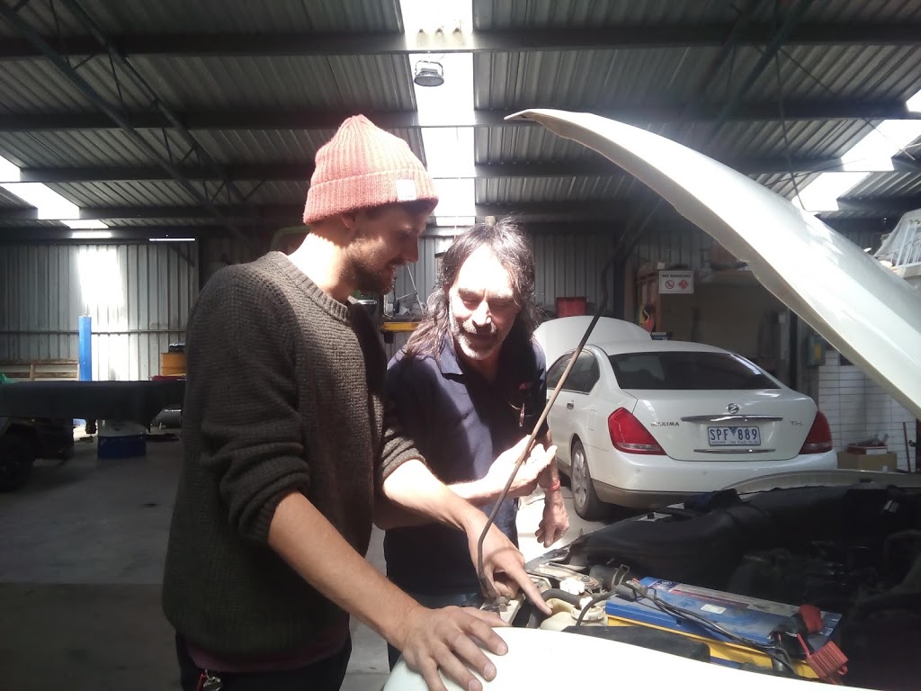 Carls Automotive Repair Centre | 66 Rooneys Rd, Warrnambool VIC 3280, Australia | Phone: (03) 5562 0876