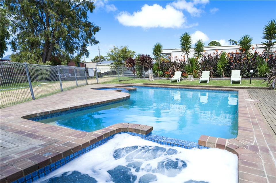 Motel Marengo | lodging | 26 Great Ocean Rd, Marengo VIC 3233, Australia | 0352376808 OR +61 3 5237 6808