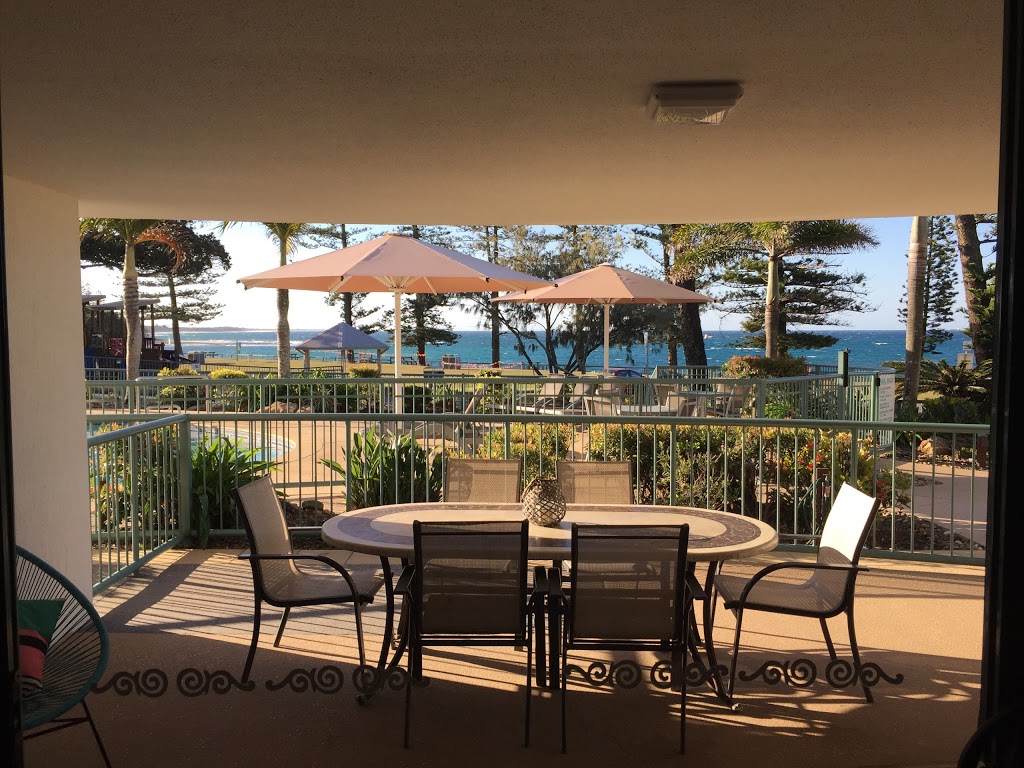 Norfolks On Moffat Beach | 32 Queen of Colonies Parade, Moffat Beach QLD 4551, Australia | Phone: (07) 5492 6666