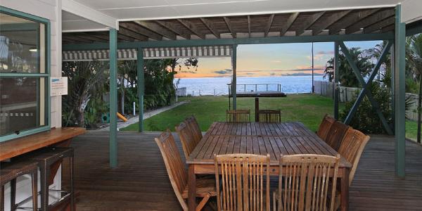 Cooks Hideaway | lodging | 8 Cook St, Amity Point QLD 4183, Australia | 0734153949 OR +61 7 3415 3949