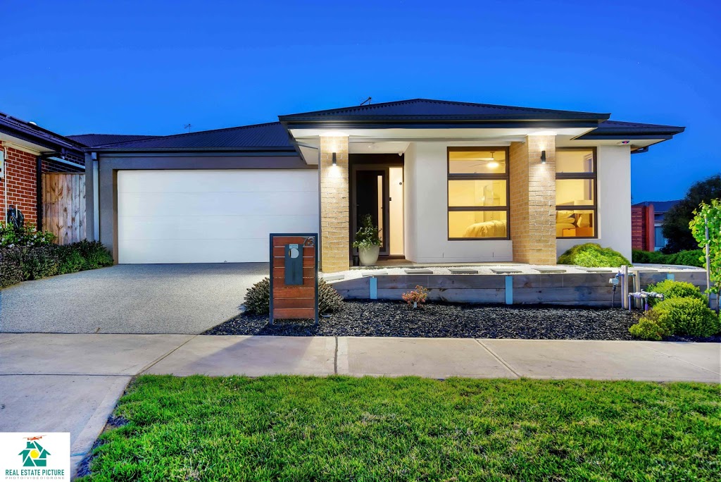 Real Estate Photographer Videographer | 20 Andrea Cres, Cranbourne North VIC 3977, Australia | Phone: 0433 346 651