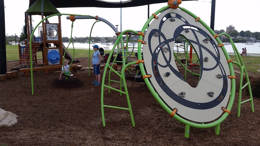 Taplin Park Playground | park | Cometrowe St, Drummoyne NSW 2047, Australia | 0299116555 OR +61 2 9911 6555