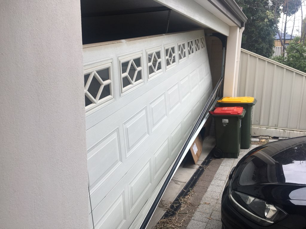 Garage Doors Perth | Ace Garage Door Repairs Northern Suburbs | general contractor | 266 Flinders St, Nollamara WA 6061, Australia | 0409219567 OR +61 409 219 567