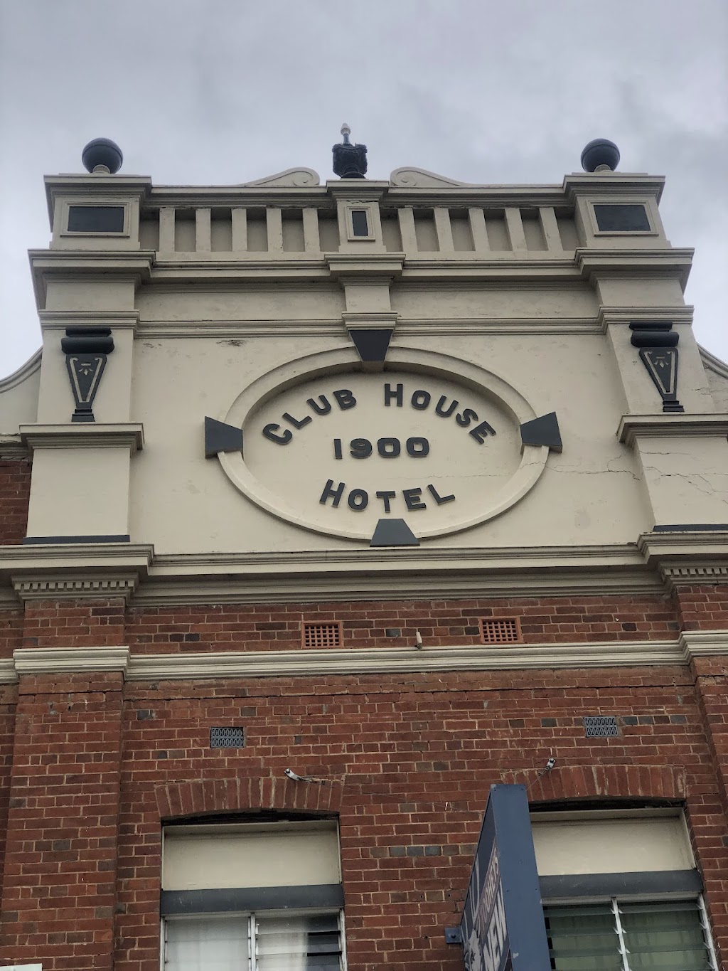 Club House Hotel Restaurant | 138 Dubbo St, Warren NSW 2824, Australia | Phone: (02) 6811 6976