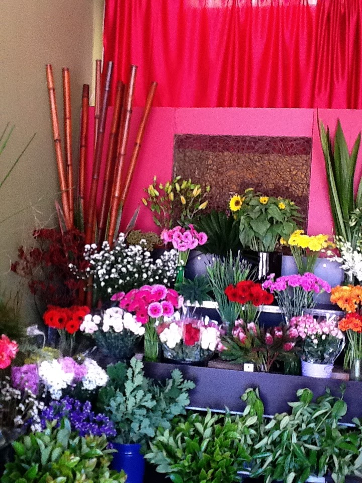 Garlands Floral Designers | florist | 21 Picasso Pl, Emu Plains NSW 2750, Australia | 0247353999 OR +61 2 4735 3999