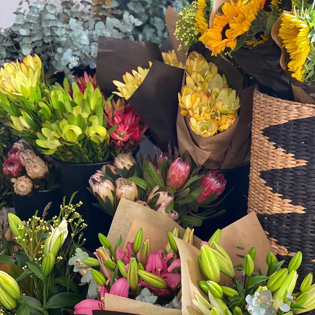 The Growing Collective | florist | Yarramalong, 66 Worongary Rd, Worongary QLD 4213, Australia | 0438214114 OR +61 438 214 114