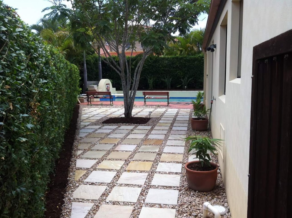 FNL Fencing and Landscaping | 69 Swan Dr, Booral QLD 4655, Australia | Phone: 0431 977 109