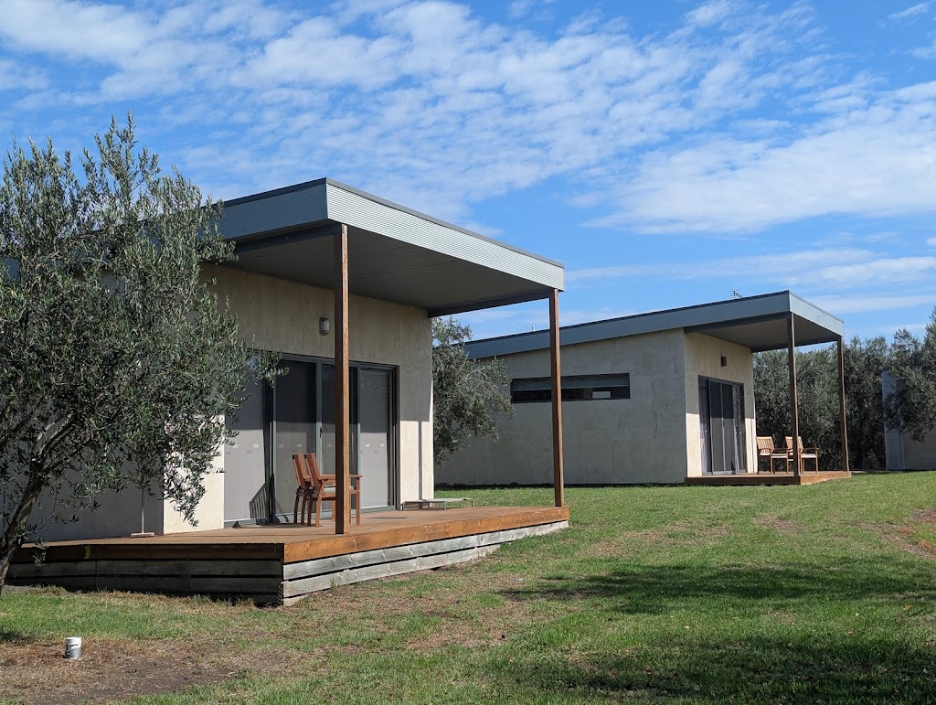 Manzanillo Grove Luxury Accommodation | 90 Drakes Rd, Drysdale VIC 3222, Australia | Phone: 0417 517 121