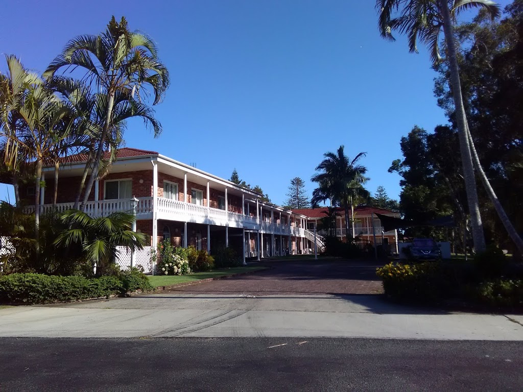 Yamba Aston Motel | 37 Coldstream St, Yamba NSW 2464, Australia | Phone: (02) 6646 2199