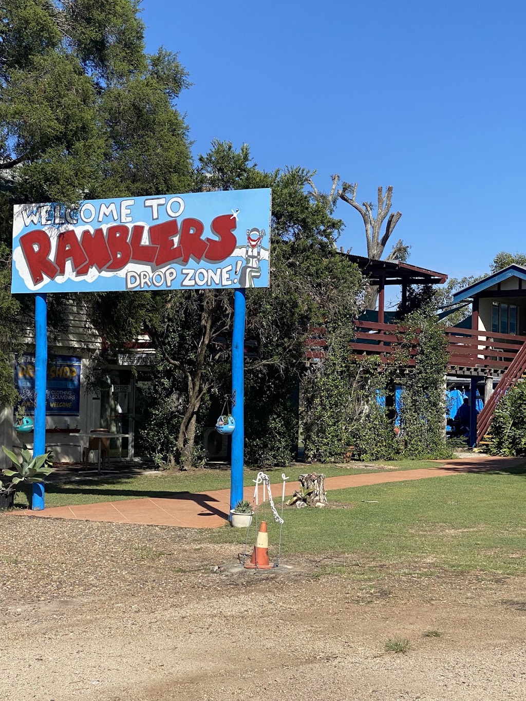 Ramblers Parachute Centre Resort | 7353 Brisbane Valley Highway, Toogoolawah QLD 4313, Australia | Phone: (07) 5423 1159