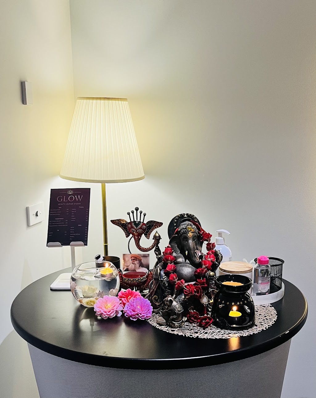 Glow Beauty Lounge Studio | 13 Palmetto Ave, Clyde North VIC 3978, Australia | Phone: 0490 519 216