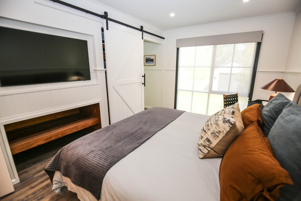 Lumley Abode - Bright | lodging | 22 Lumley Dr, Bright VIC 3741, Australia | 0357592555 OR +61 3 5759 2555