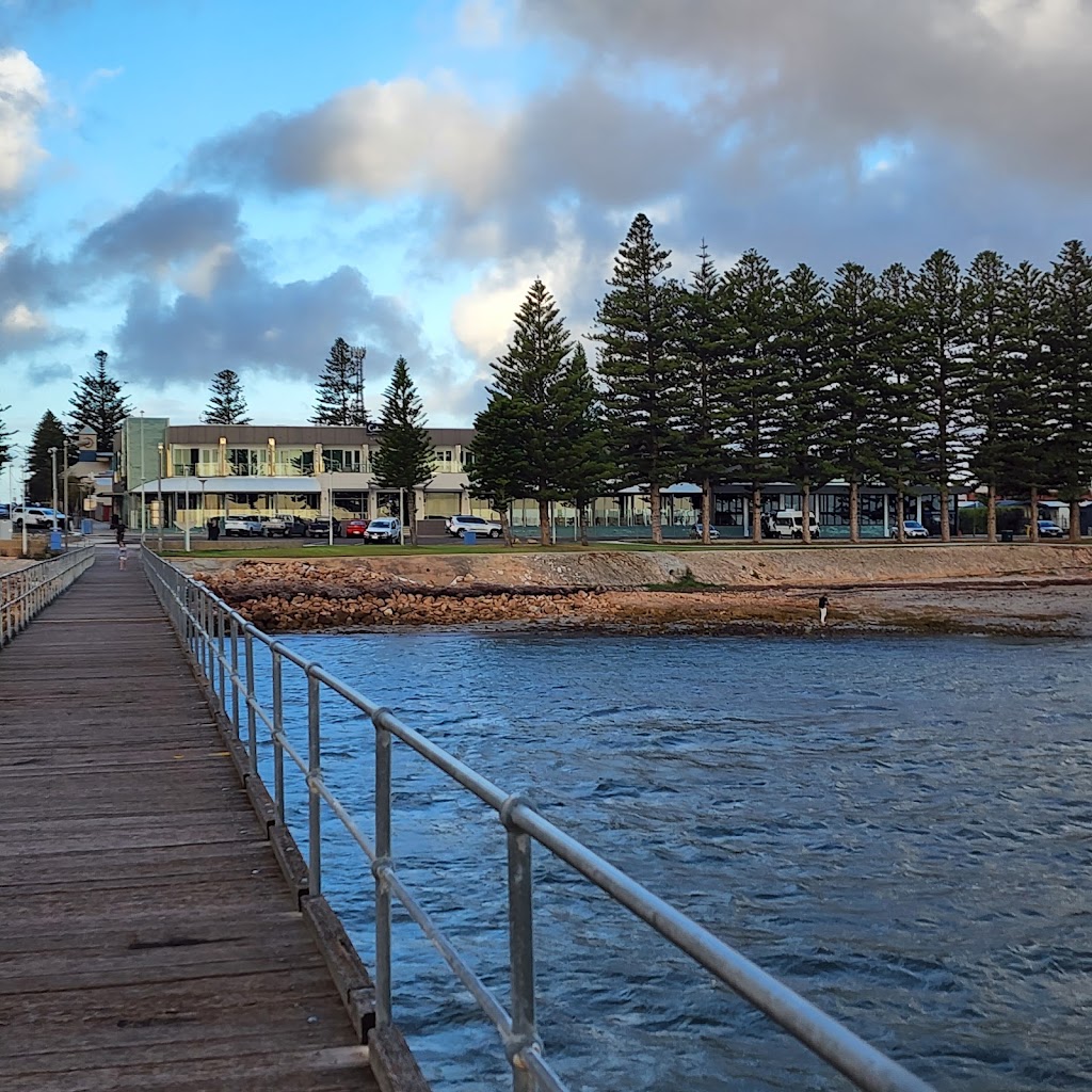 Ceduna Foreshore Caravan Park | 25 Poynton St, Ceduna SA 5690, Australia | Phone: (08) 8625 2290